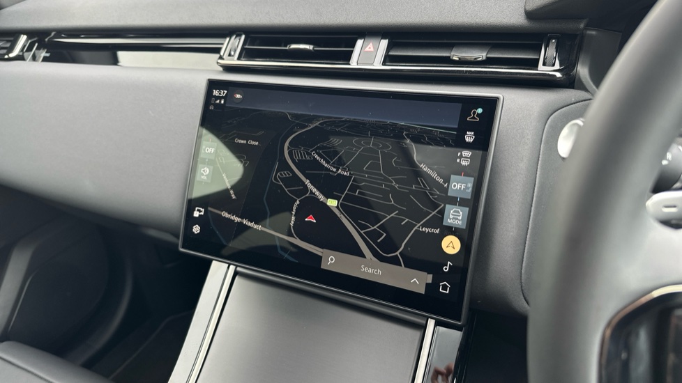 Land Rover Range Rover Velar 3.0 D300 MHEV Dynamic SE 5dr Auto Diesel Estate - Image 11