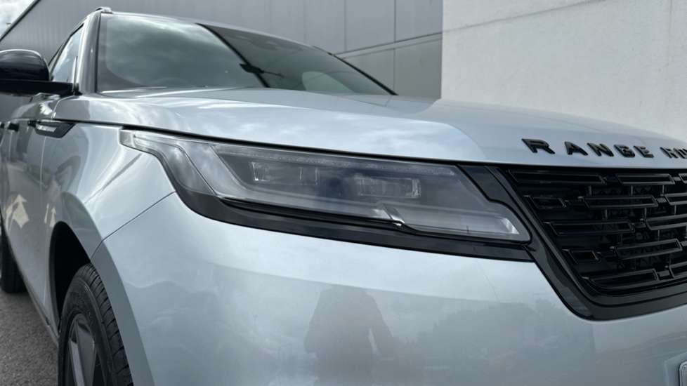 Land Rover Range Rover Velar 3.0 D300 MHEV Dynamic SE 5dr Auto Diesel Estate - Image 17