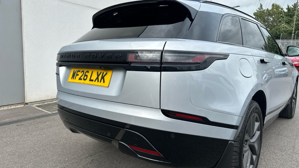Land Rover Range Rover Velar 3.0 D300 MHEV Dynamic SE 5dr Auto Diesel Estate - Image 26