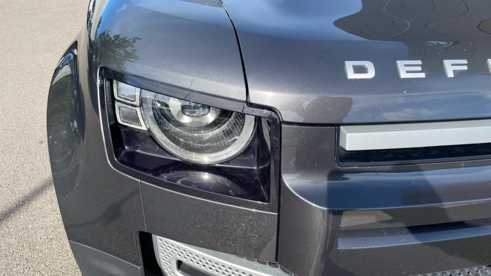 Land Rover Defender 3.0 D250 SE 110 5dr Auto Diesel Estate - Image 17