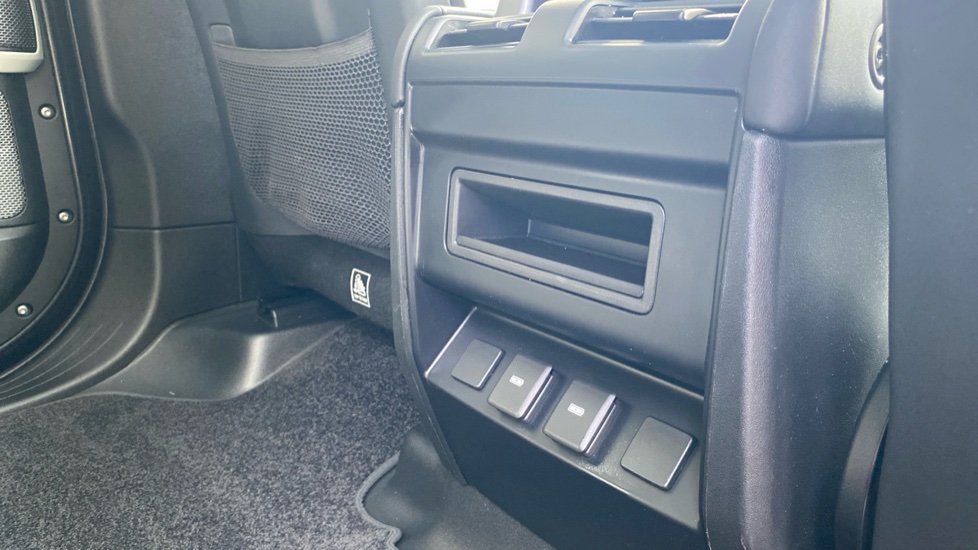 Land Rover Defender 3.0 D250 SE 110 5dr Auto Diesel Estate - Image 18