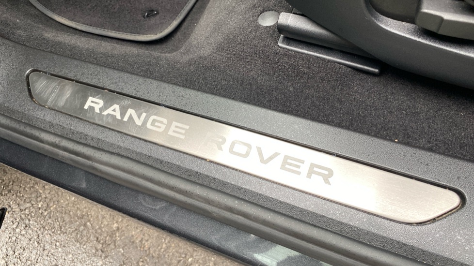 Land Rover Range Rover Evoque 2.0 D200 Dynamic SE 5dr Auto Diesel Hatchback - Image 29