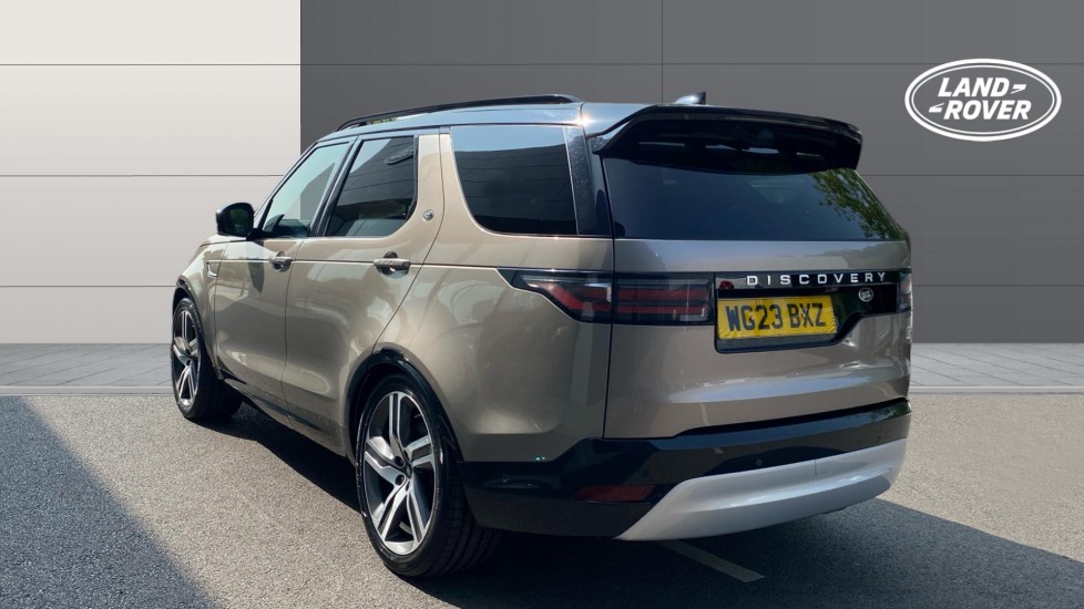 Land Rover Discovery 3.0 D300 Metropolitan Edition 5dr Auto Diesel Station Wagon - Image 2