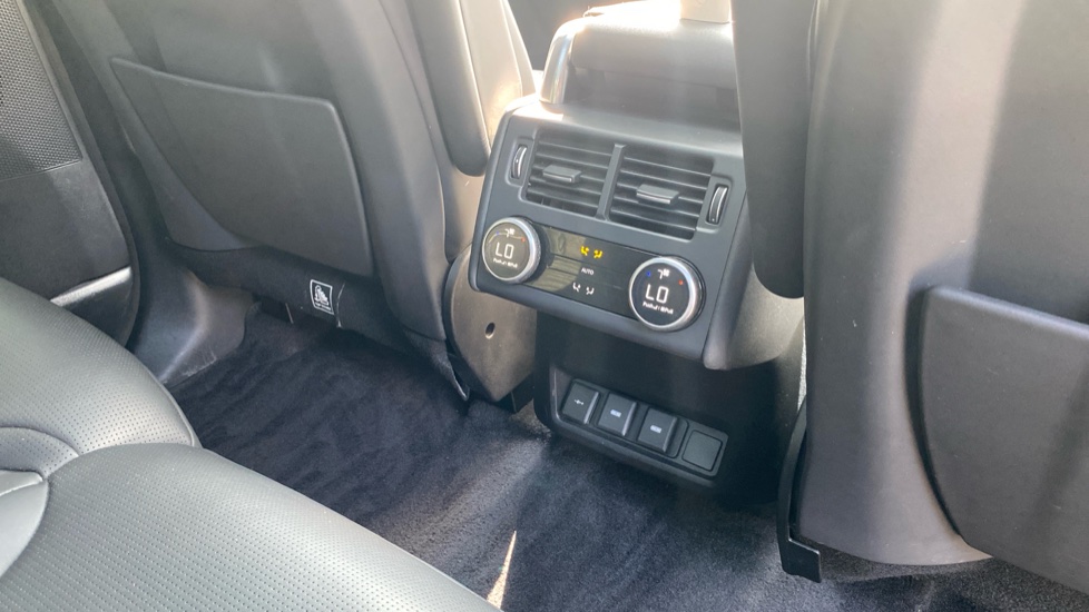 Land Rover Discovery 3.0 D300 Metropolitan Edition 5dr Auto Diesel Station Wagon - Image 18