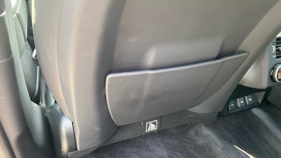 Land Rover Discovery 3.0 D300 Metropolitan Edition 5dr Auto Diesel Station Wagon - Image 34