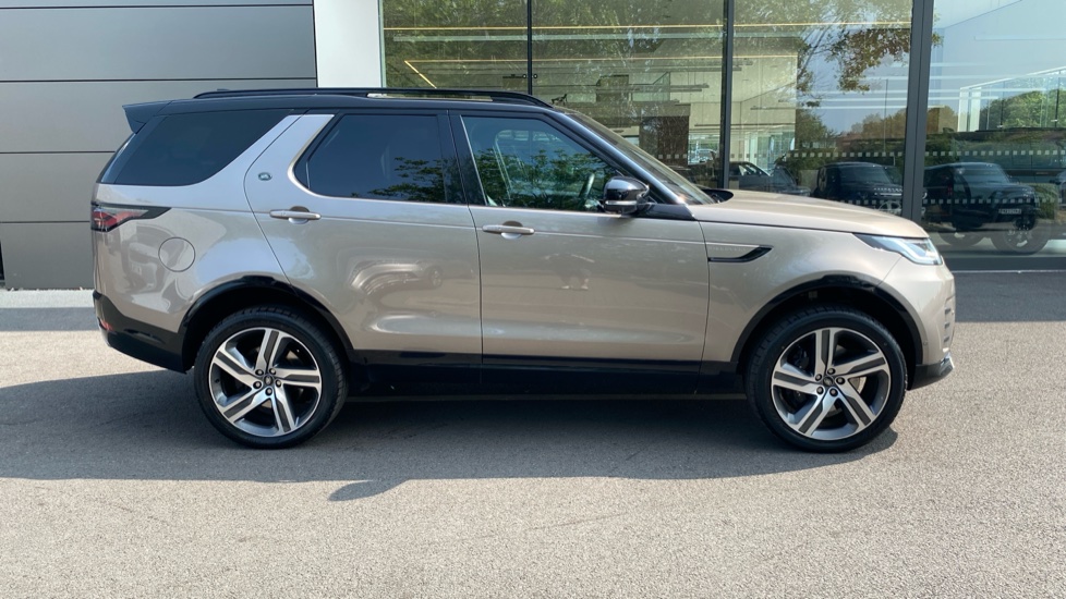Land Rover Discovery 3.0 D300 Metropolitan Edition 5dr Auto Diesel Station Wagon - Image 61