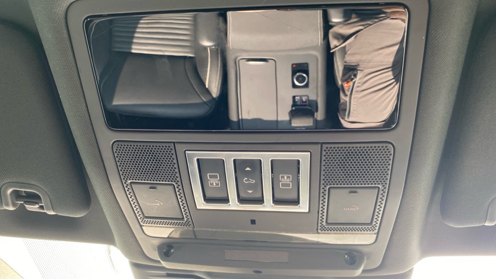 Land Rover Discovery 3.0 D300 Metropolitan Edition 5dr Auto Diesel Station Wagon - Image 65