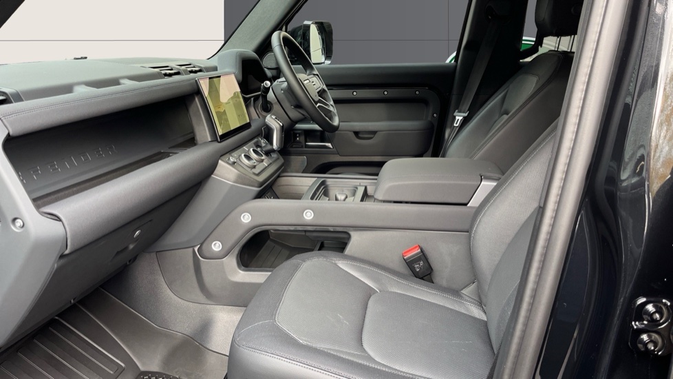 Land Rover Defender 3.0 D250 X-Dynamic S 110 5dr Auto Diesel Estate - Image 3