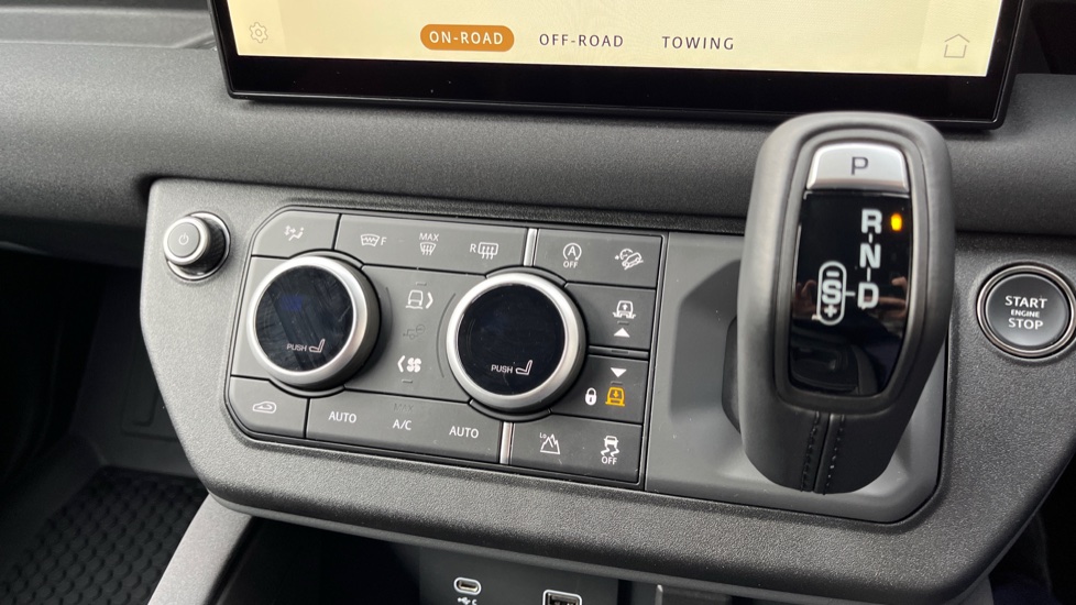 Land Rover Defender 3.0 D250 X-Dynamic S 110 5dr Auto Diesel Estate - Image 27