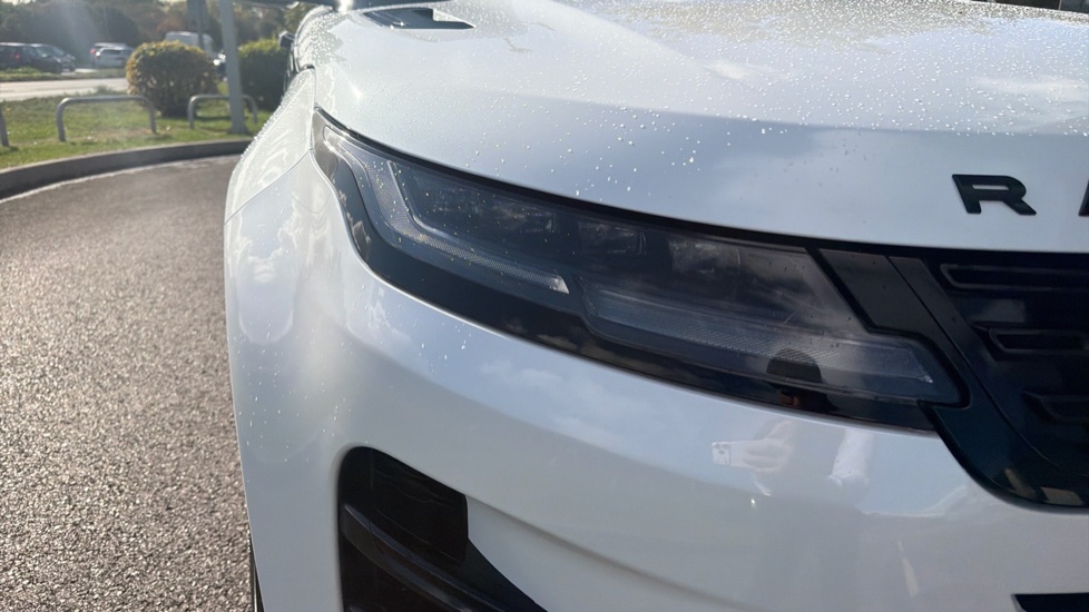 Land Rover Range Rover Evoque 2.0 D200 Dynamic HSE 5dr Auto Diesel Hatchback - Image 17