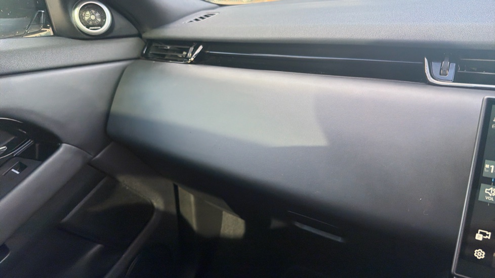 Land Rover Range Rover Evoque 2.0 D200 Dynamic HSE 5dr Auto Diesel Hatchback - Image 22