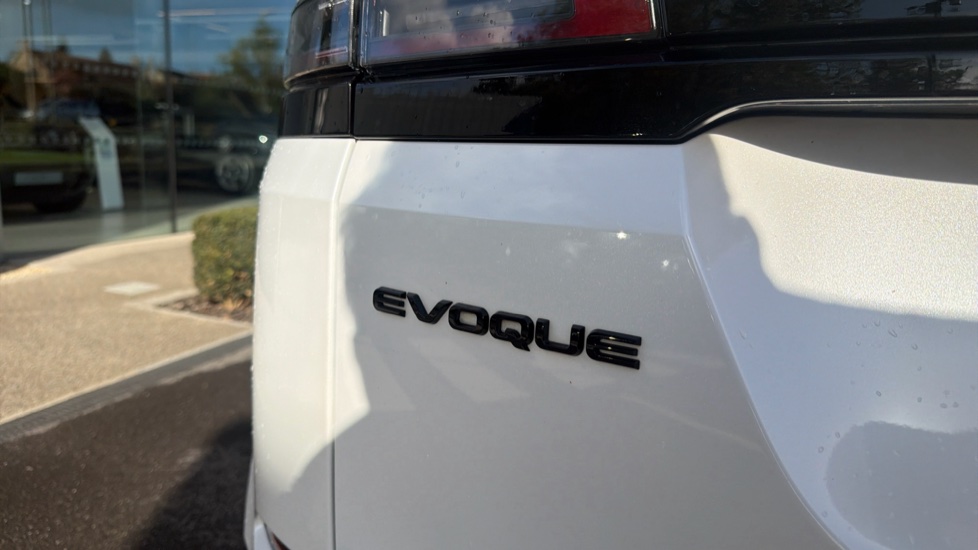 Land Rover Range Rover Evoque 2.0 D200 Dynamic HSE 5dr Auto Diesel Hatchback - Image 24