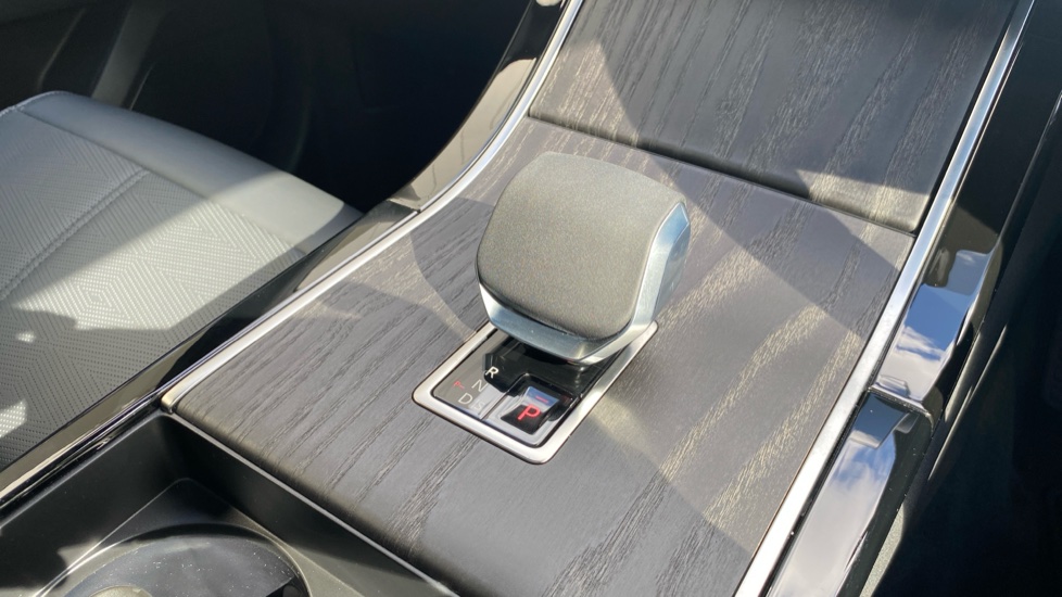 Land Rover Range Rover Velar 2.0 D200 MHEV Autobiography 5dr Auto [Revised] Diesel Estate - Image 13