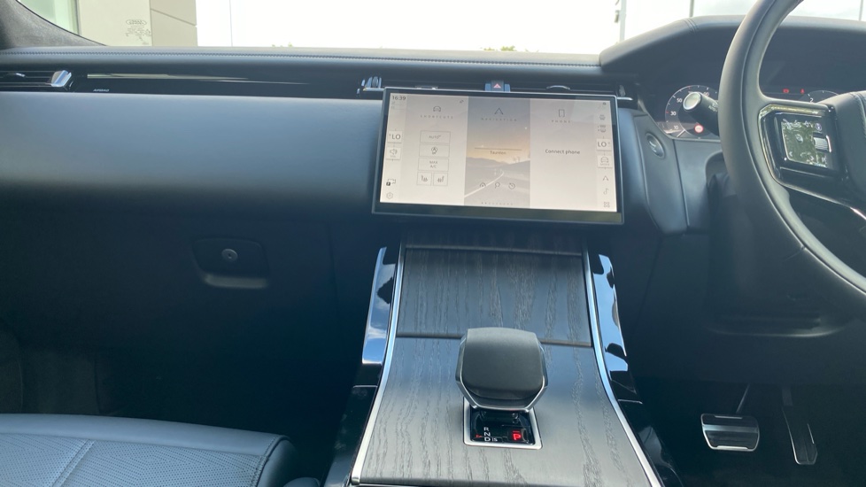 Land Rover Range Rover Velar 2.0 D200 MHEV Autobiography 5dr Auto [Revised] Diesel Estate - Image 14