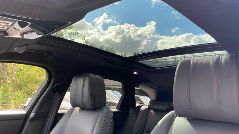 Land Rover Range Rover Velar 2.0 D200 MHEV Autobiography 5dr Auto [Revised] Diesel Estate - Image 26