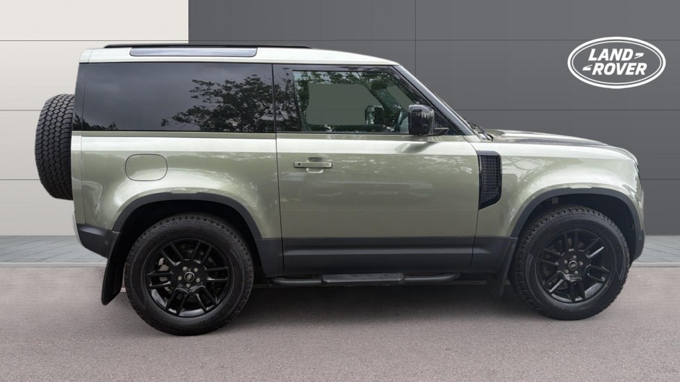 Land Rover Defender 90 Diesel 3.0 D250 Hard Top SE Auto - Image 5