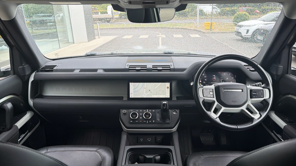 Land Rover Defender 90 Diesel 3.0 D250 Hard Top SE Auto - Image 9