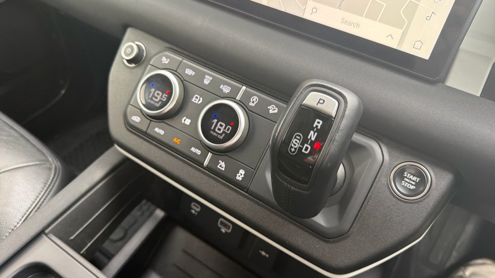 Land Rover Defender 90 Diesel 3.0 D250 Hard Top SE Auto - Image 13