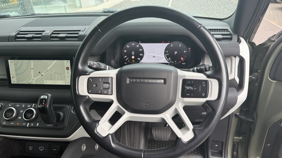 Land Rover Defender 90 Diesel 3.0 D250 Hard Top SE Auto - Image 15
