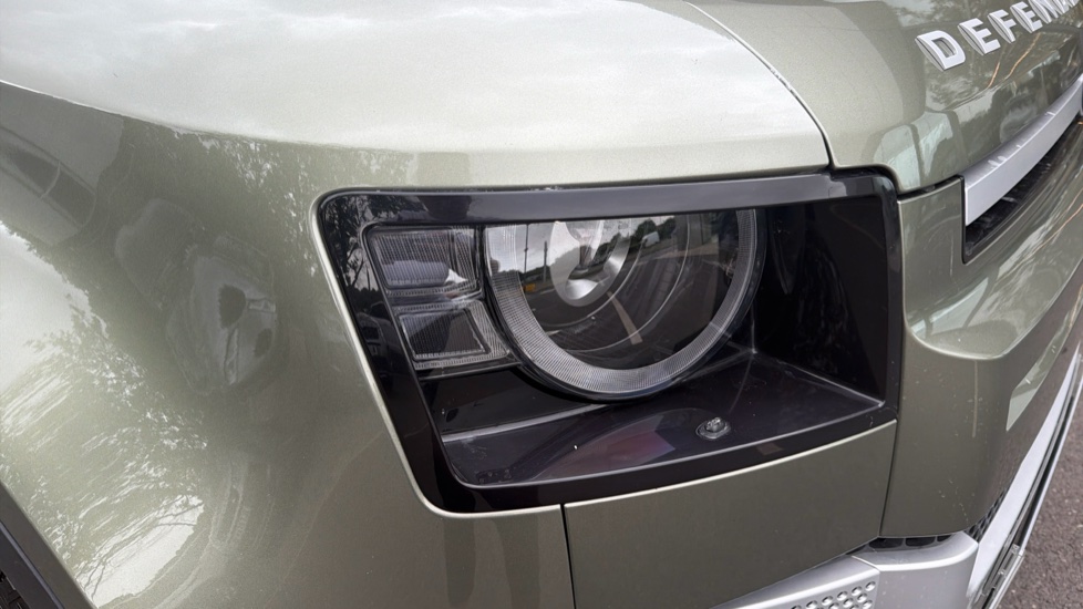 Land Rover Defender 90 Diesel 3.0 D250 Hard Top SE Auto - Image 17