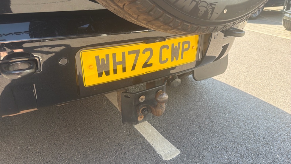 Land Rover Defender 90 Diesel 3.0 D300 Hard Top X-Dynamic HSE Auto - Image 20