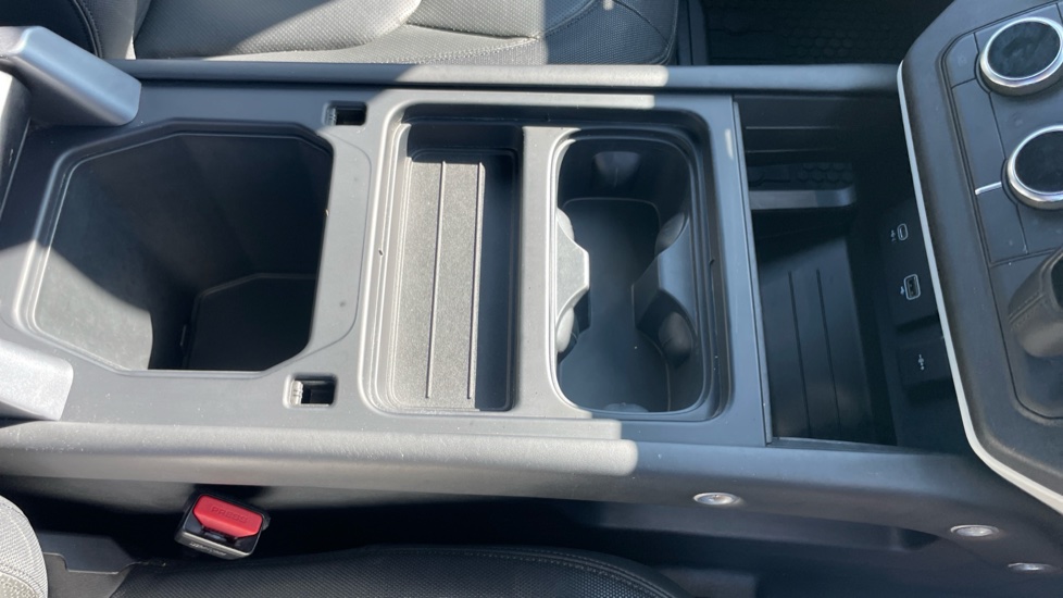 Land Rover Defender 90 Diesel 3.0 D300 Hard Top X-Dynamic HSE Auto - Image 32