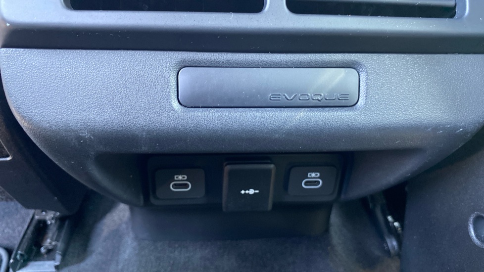 Land Rover Range Rover Evoque 2.0 D200 S 5dr Auto Diesel Hatchback - Image 32