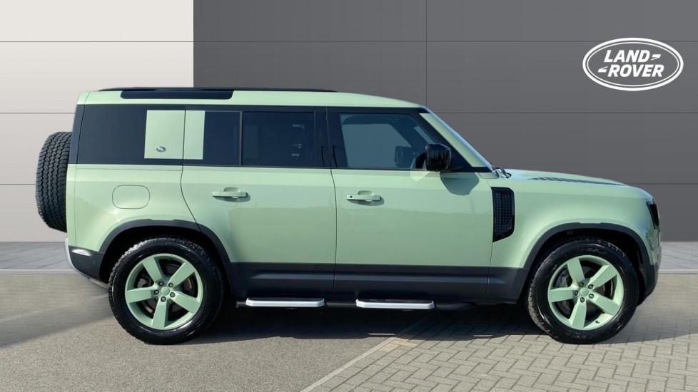Land Rover Defender 3.0 D300 75th Limited Edition 110 5dr Auto Diesel Estate - Image 2
