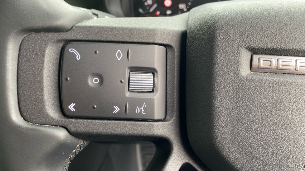 Land Rover Defender 3.0 D300 75th Limited Edition 110 5dr Auto Diesel Estate - Image 30