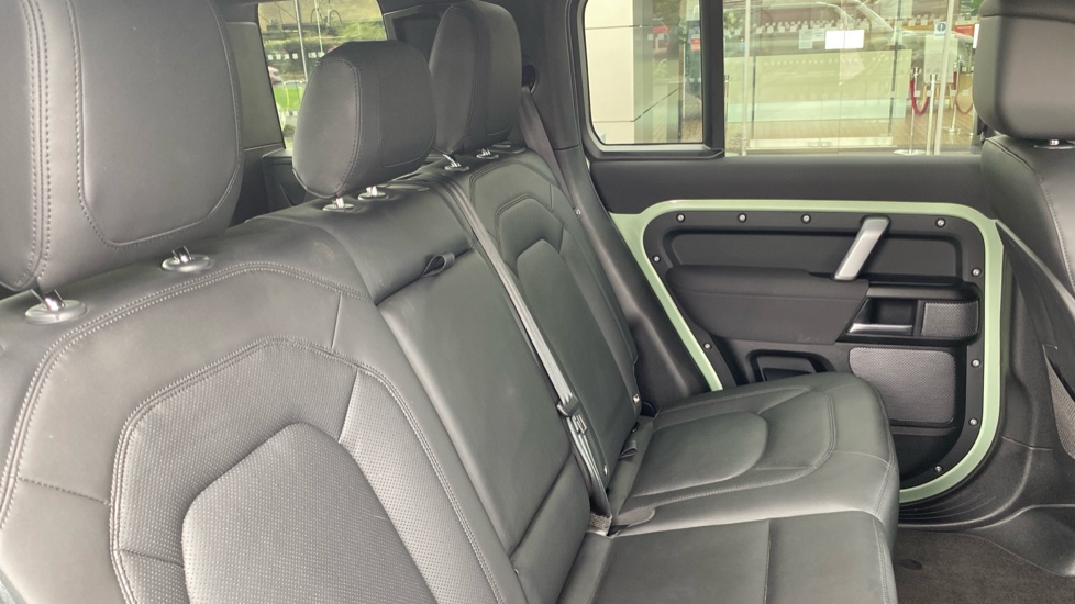 Land Rover Defender 3.0 D300 75th Limited Edition 110 5dr Auto Diesel Estate - Image 37