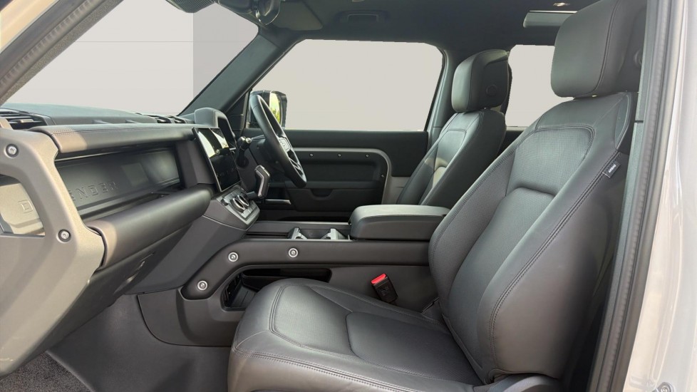 Land Rover Defender 3.0 D350 X-Dynamic HSE 90 3dr Auto Diesel Estate - Image 3