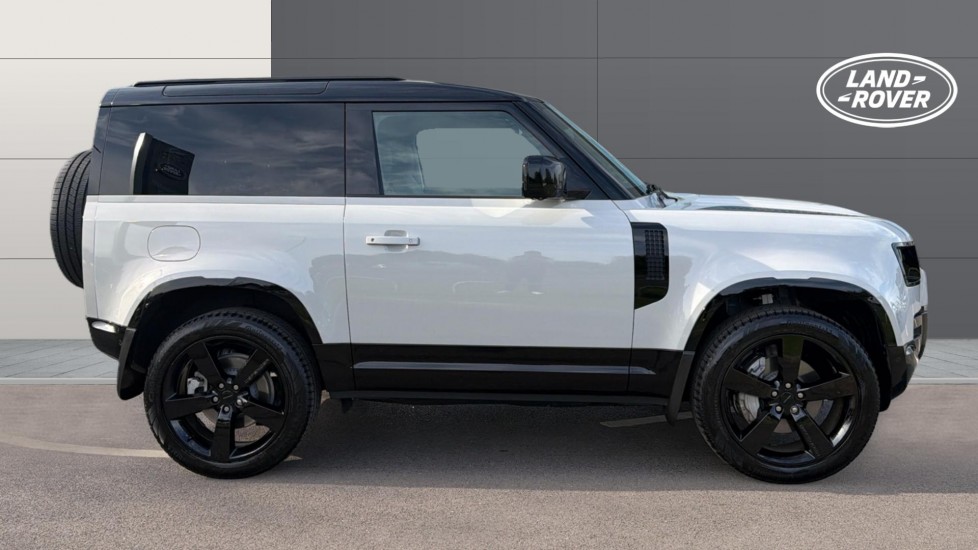 Land Rover Defender 3.0 D350 X-Dynamic HSE 90 3dr Auto Diesel Estate - Image 5