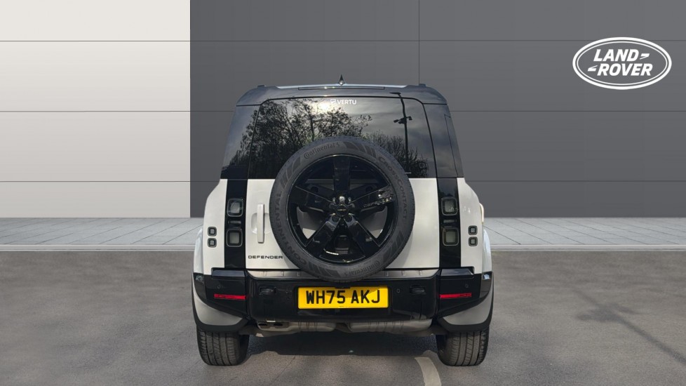 Land Rover Defender 3.0 D350 X-Dynamic HSE 90 3dr Auto Diesel Estate - Image 6