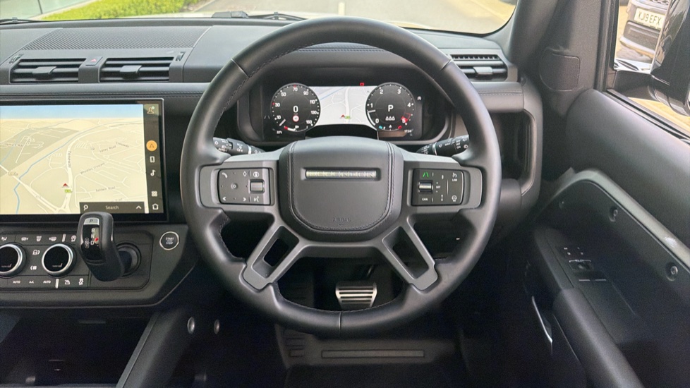 Land Rover Defender 3.0 D350 X-Dynamic HSE 90 3dr Auto Diesel Estate - Image 15