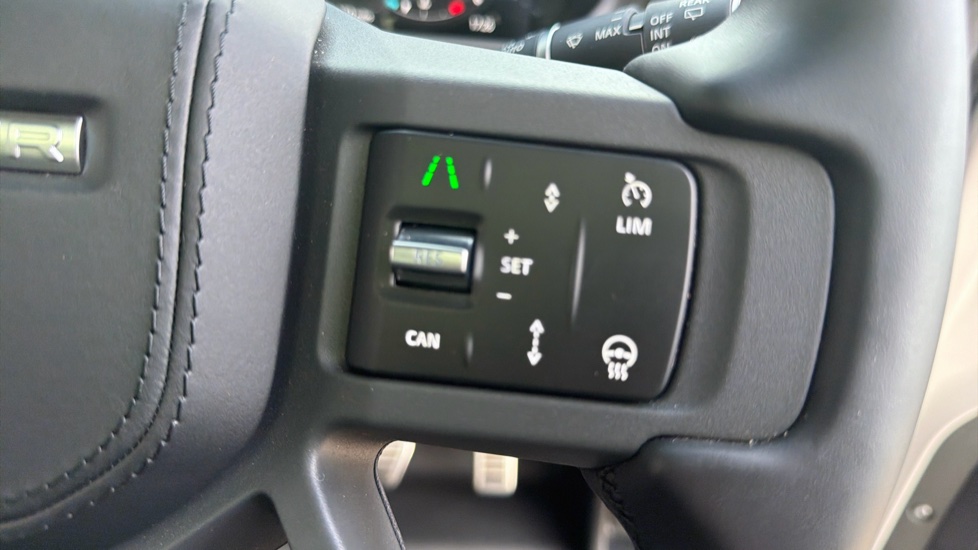 Land Rover Defender 3.0 D350 X-Dynamic HSE 90 3dr Auto Diesel Estate - Image 38