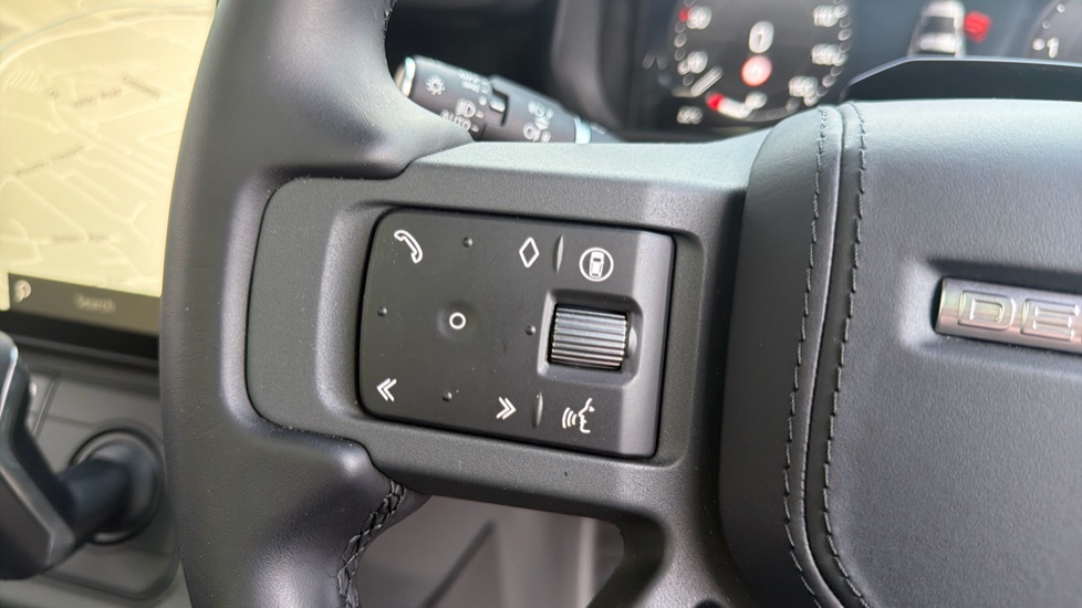 Land Rover Defender 3.0 D350 X-Dynamic HSE 90 3dr Auto Diesel Estate - Image 39