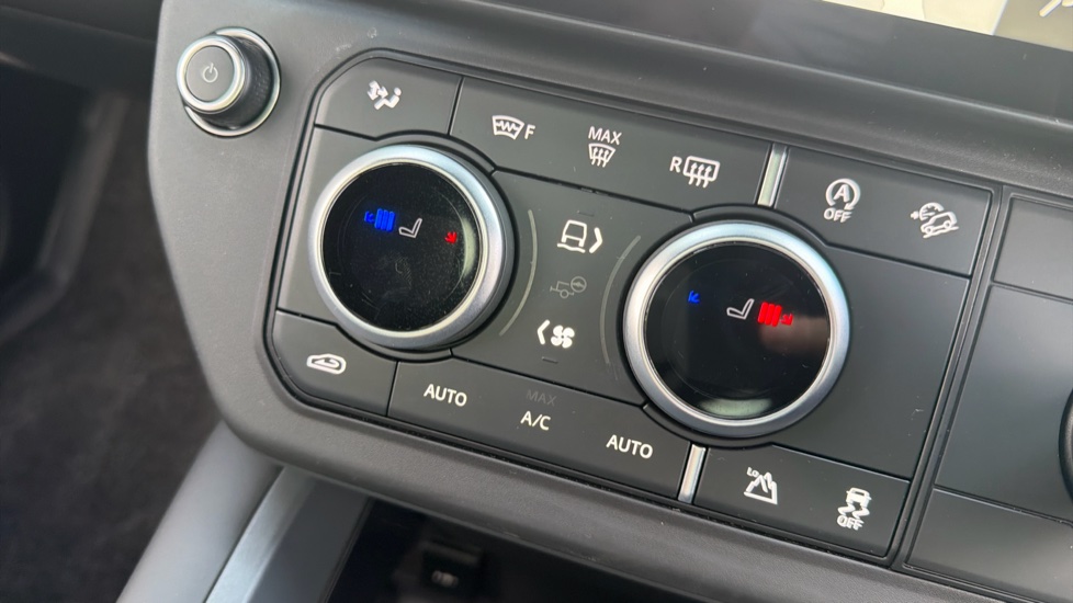Land Rover Defender 3.0 D350 X-Dynamic HSE 90 3dr Auto Diesel Estate - Image 40