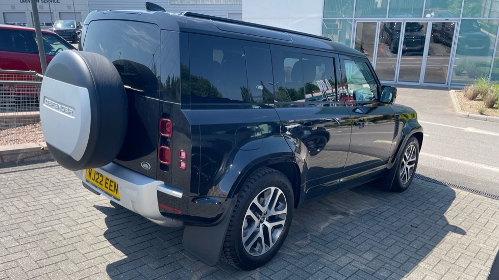Land Rover Defender 3.0 D250 XS Edition 110 5dr Auto Diesel Estate - Image 8