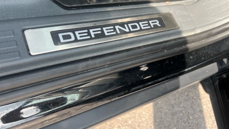 Land Rover Defender 3.0 D250 XS Edition 110 5dr Auto Diesel Estate - Image 29