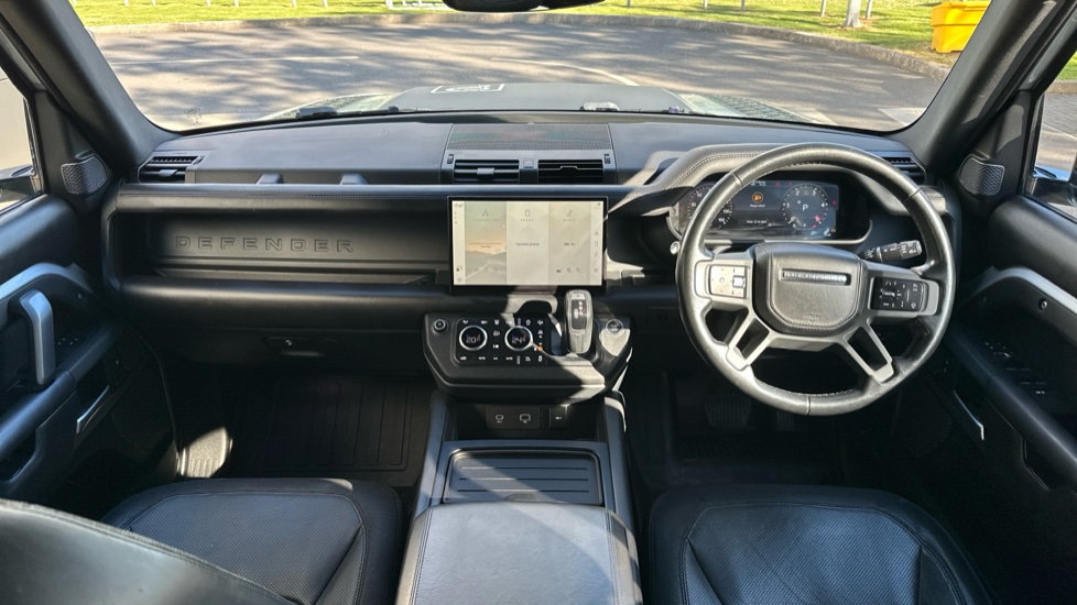 Land Rover Defender 3.0 D250 X-Dynamic HSE 110 5dr Auto Diesel Estate - Image 9