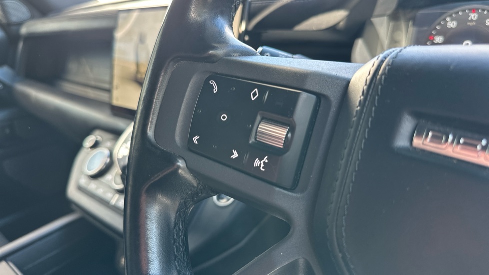Land Rover Defender 3.0 D250 X-Dynamic HSE 110 5dr Auto Diesel Estate - Image 25