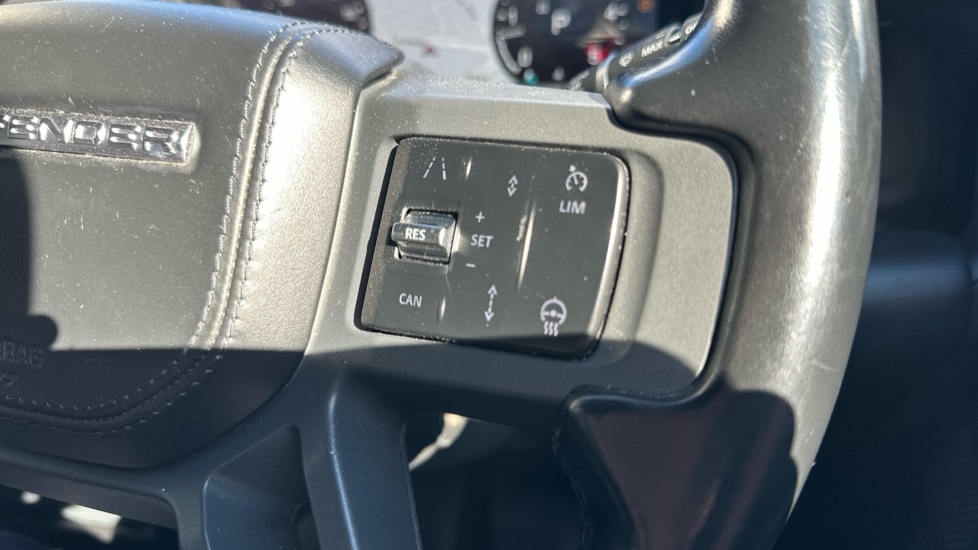 Land Rover Defender 3.0 D250 X-Dynamic HSE 110 5dr Auto Diesel Estate - Image 26