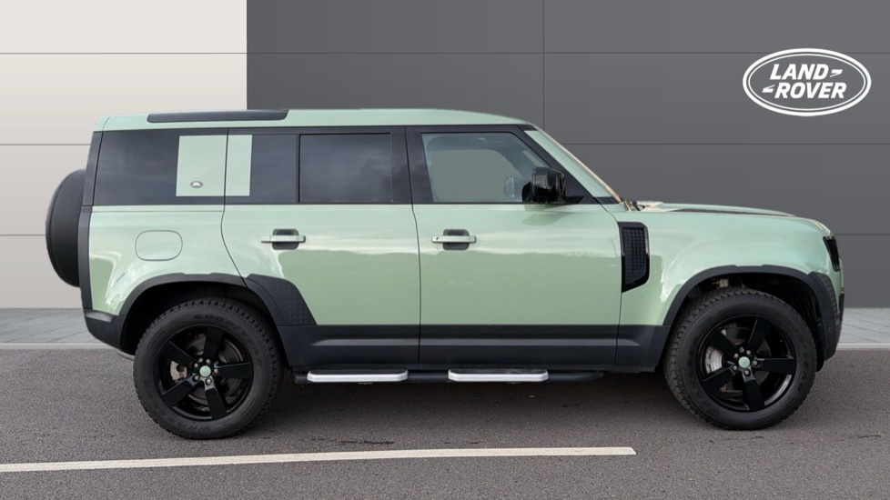 Land Rover Defender 3.0 D300 75th Limited Edition 110 5dr Auto Diesel Estate - Image 5