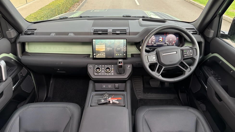 Land Rover Defender 3.0 D300 75th Limited Edition 110 5dr Auto Diesel Estate - Image 9