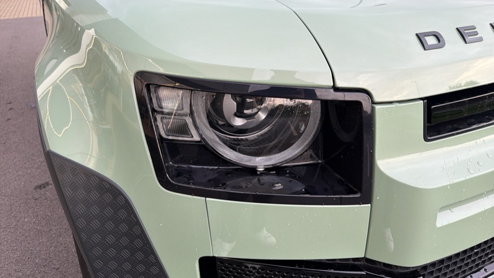 Land Rover Defender 3.0 D300 75th Limited Edition 110 5dr Auto Diesel Estate - Image 17