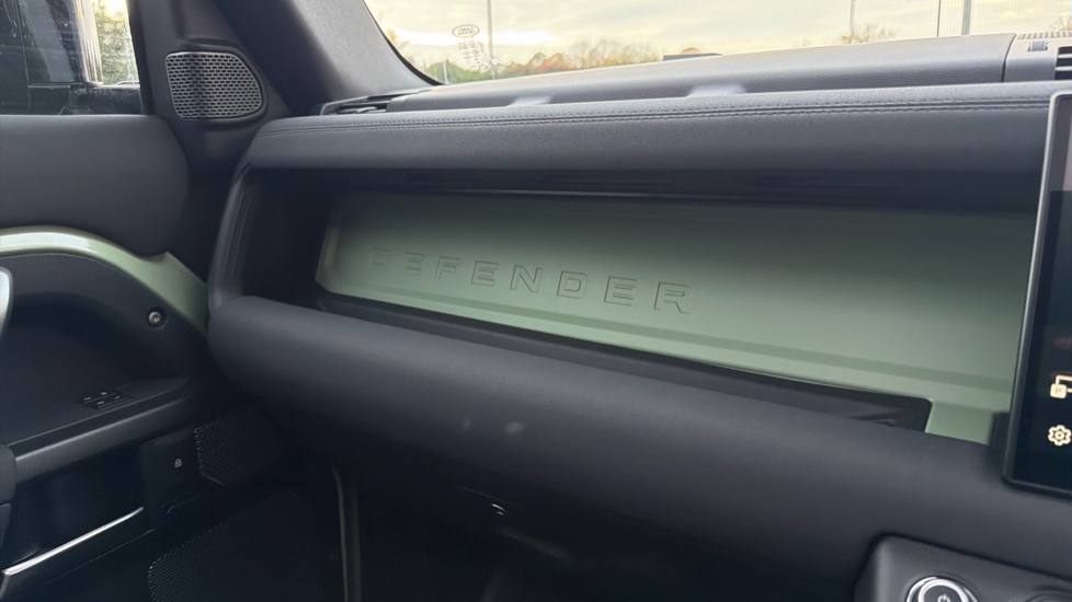 Land Rover Defender 3.0 D300 75th Limited Edition 110 5dr Auto Diesel Estate - Image 23
