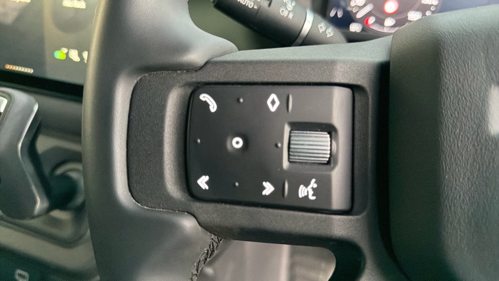 Land Rover Defender 3.0 D300 75th Limited Edition 110 5dr Auto Diesel Estate - Image 41