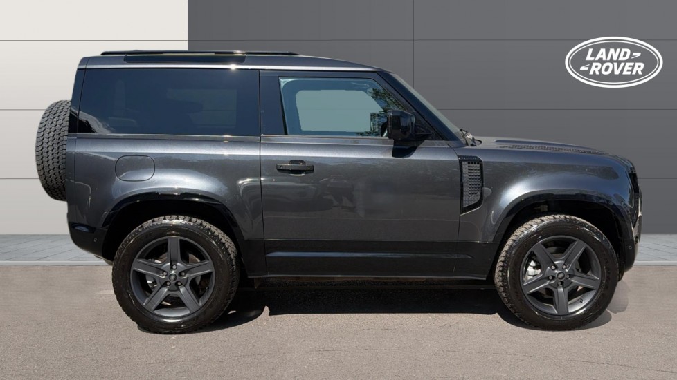 Land Rover Defender 2.0 P300 X-Dynamic SE 90 3dr Auto [6 Seat] Petrol Estate - Image 5