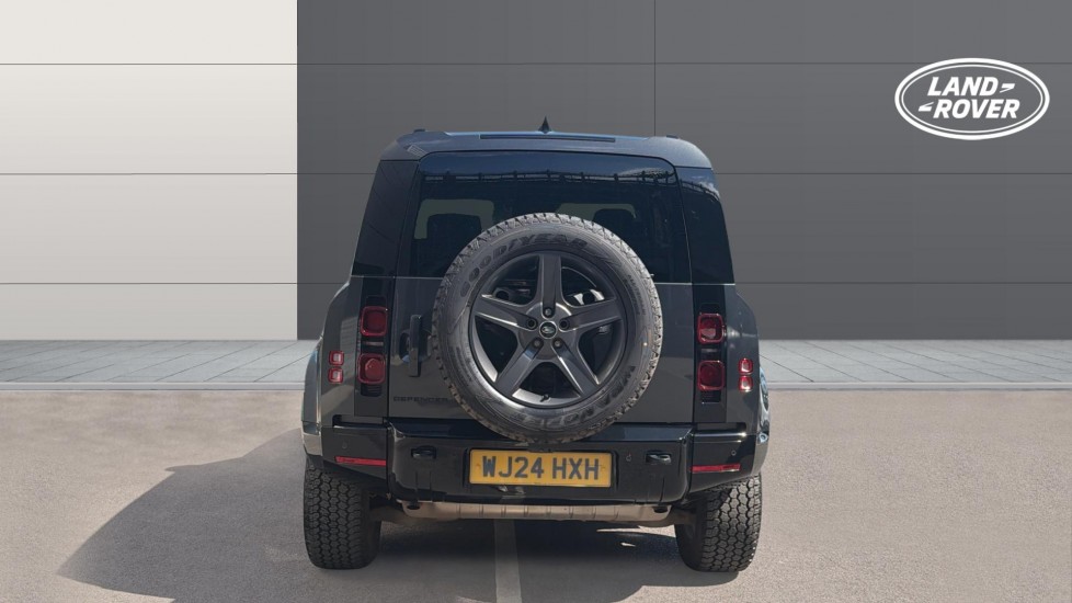 Land Rover Defender 2.0 P300 X-Dynamic SE 90 3dr Auto [6 Seat] Petrol Estate - Image 6