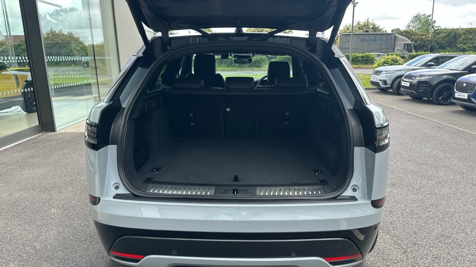 Land Rover Range Rover Velar 2.0 P250 Dynamic HSE 5dr Auto Petrol Estate - Image 10